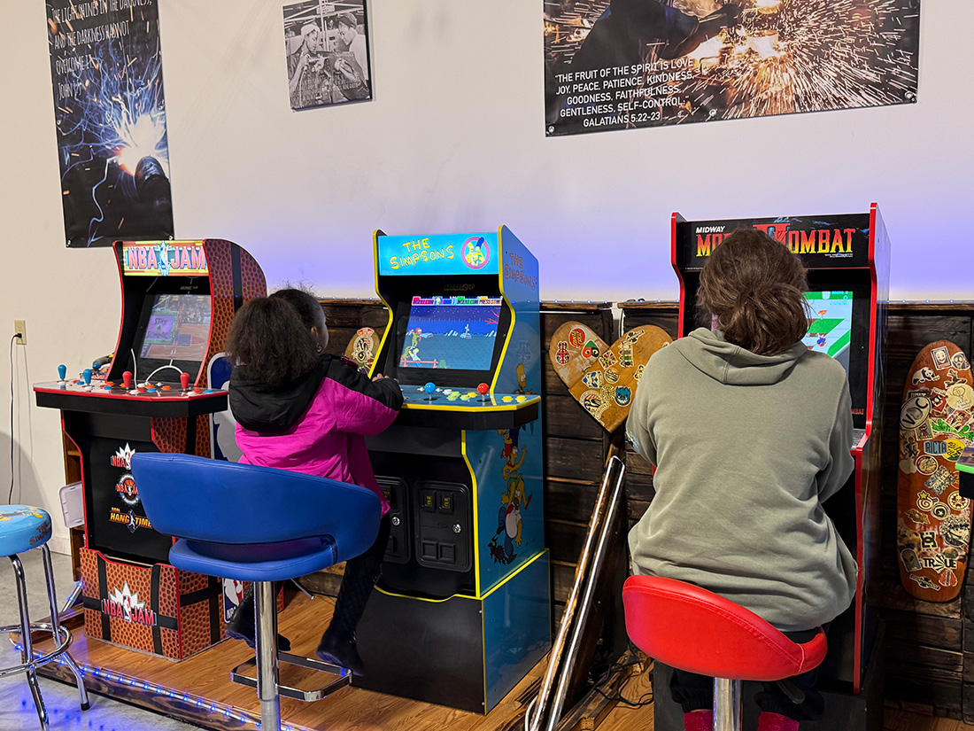 VIDEO GAMES 1100x825